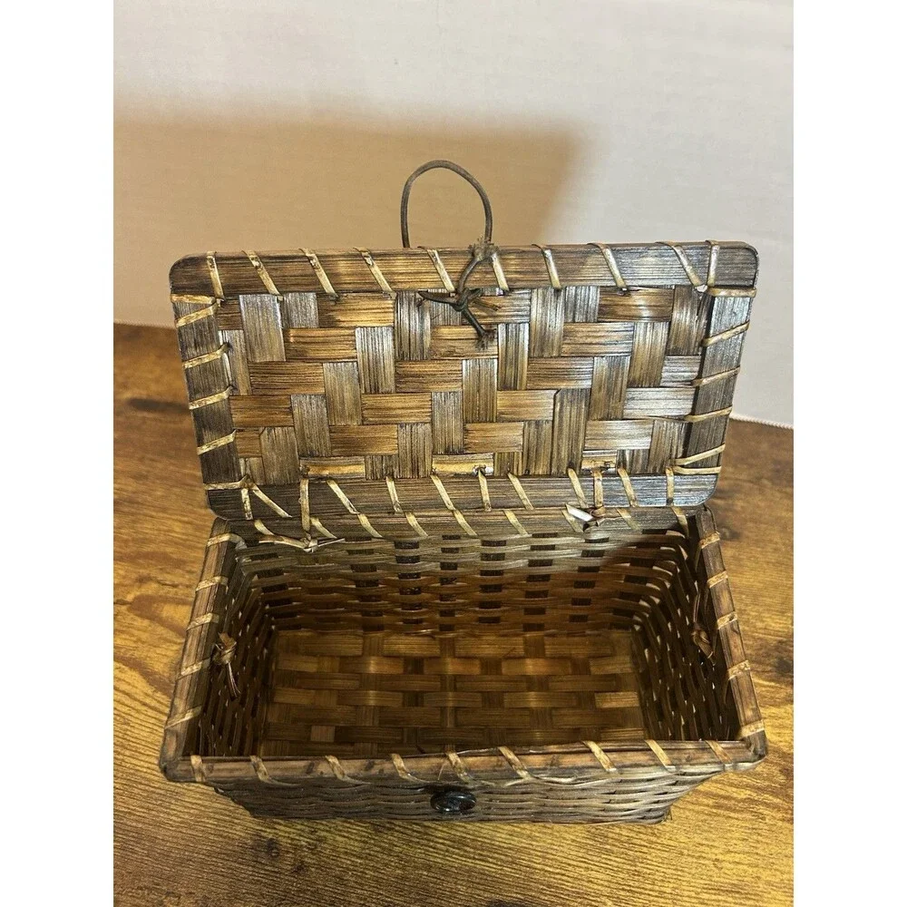 Vintage Woven Wicker Basket Hinged Lid Ring Handles Rustic Trinket Storage Decor